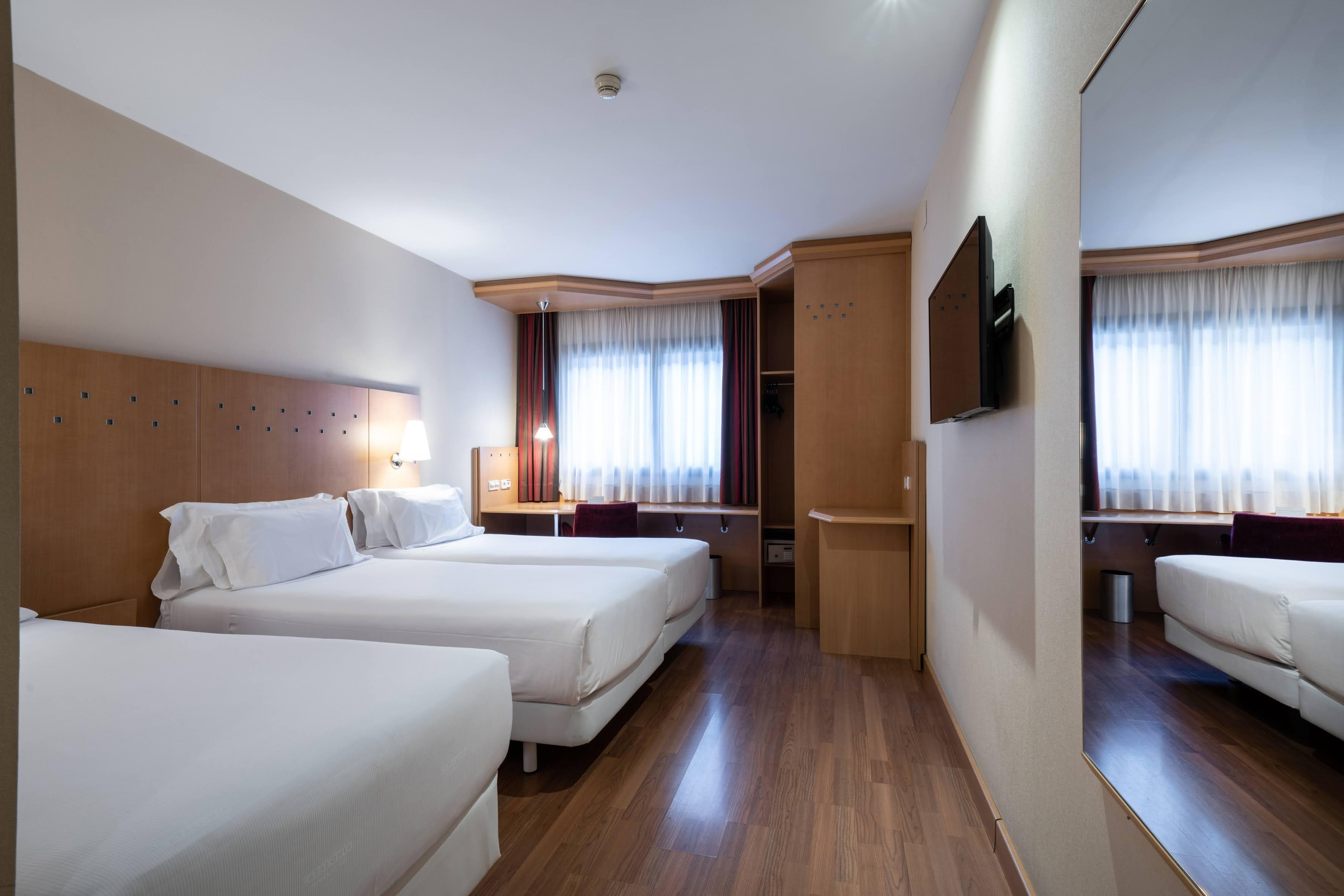 Catalonia La Maquinista Hotel Barcelona Exterior photo