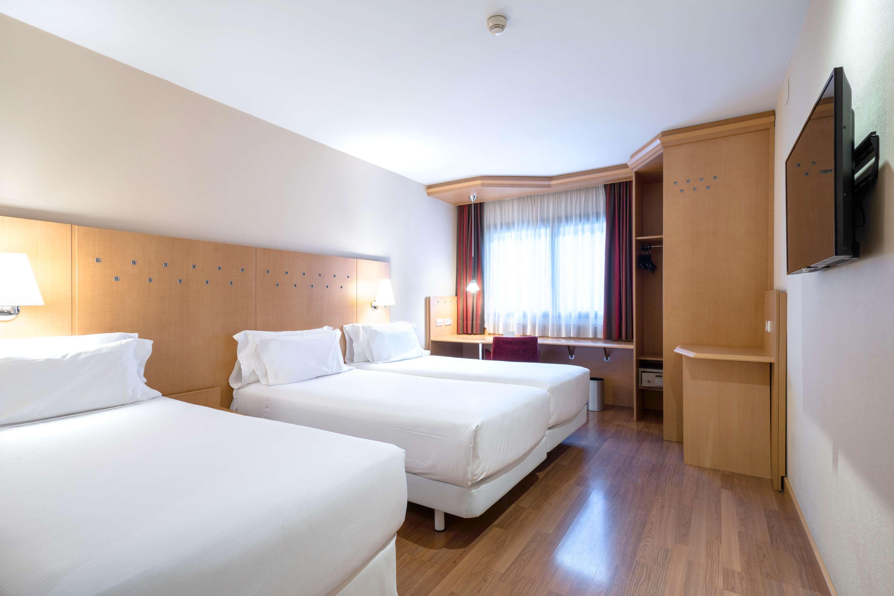 Catalonia La Maquinista Hotel Barcelona Exterior photo