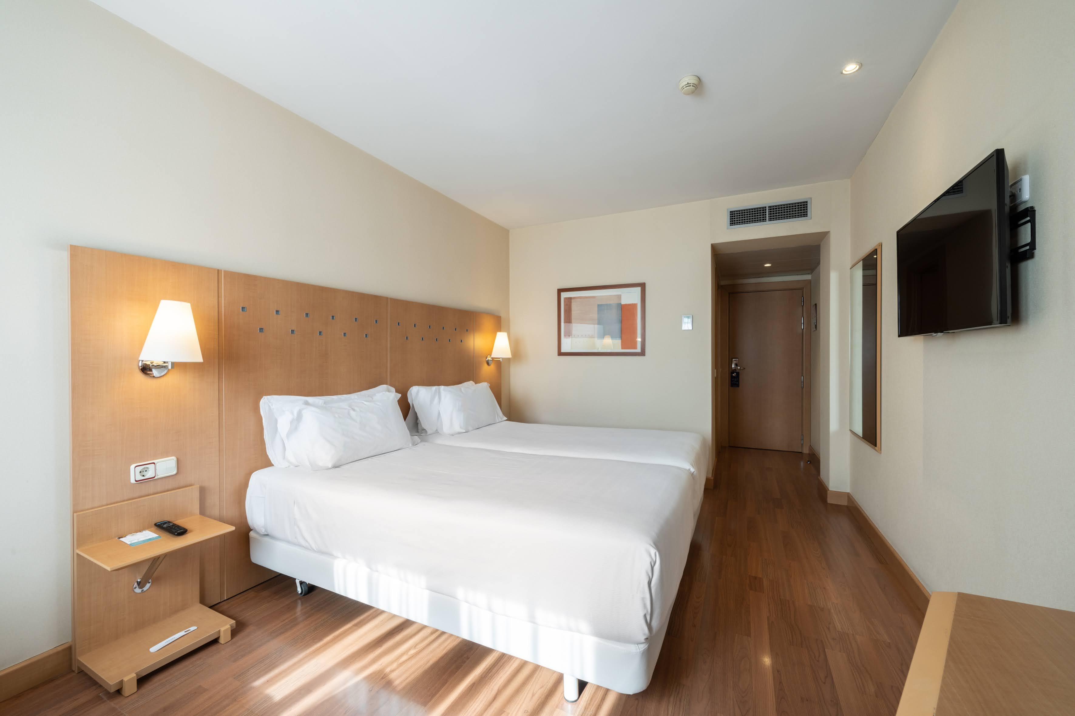 Catalonia La Maquinista Hotel Barcelona Exterior photo