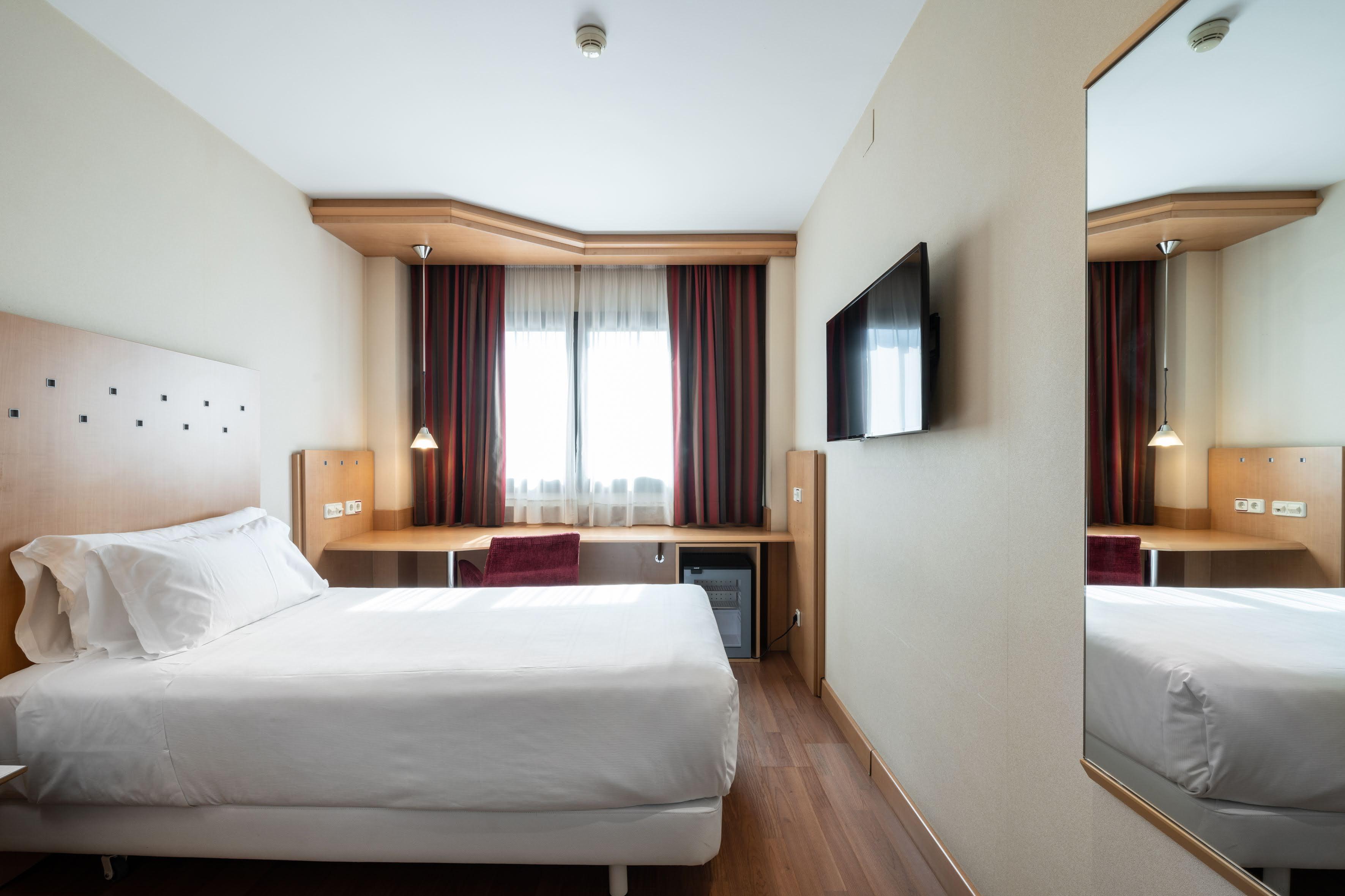 Catalonia La Maquinista Hotel Barcelona Exterior photo